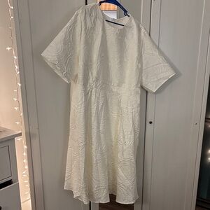 Elegant white/off-white floral Textured Dress